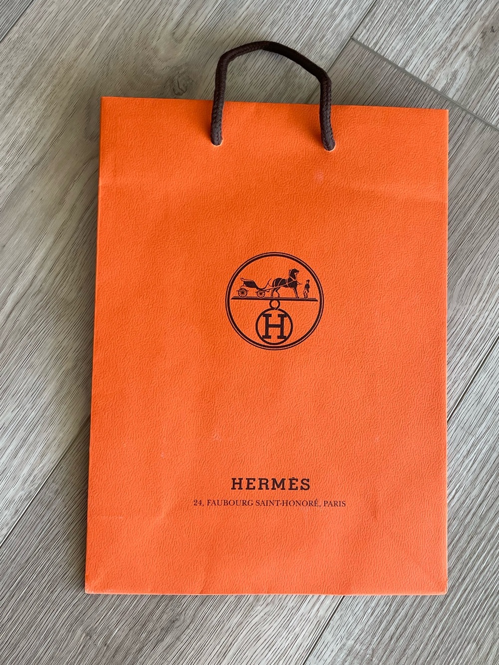 Hermes’ shopping bag